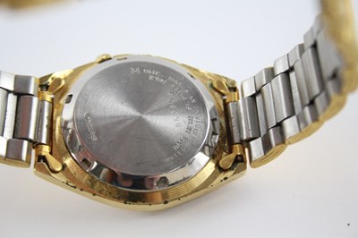 Lot 433 - A MEN'S VINTAGE SEIKO 5 SPORTS WATCH