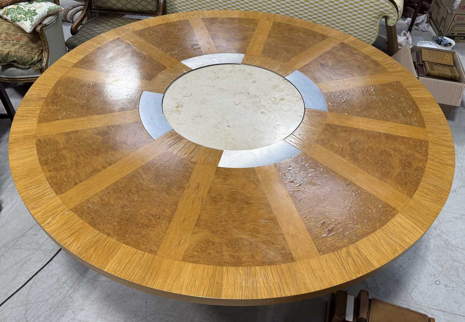 Lot 767 - A LARGE MID CENTURY MODERN MAPLE VENEER CIRCULAR DINING TABLE WITH REVOLVING MARBLE LAZY SUSAN AT THE CENTRE