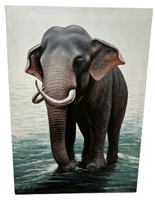 Lot 950 - AN OIL PAINTING ON CANVAS DEPICTING AN ELEPHANT