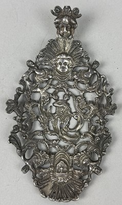 Lot 251E - AN EARLY GERMAN SILVER RETICULATED DISH WITH FIGURES