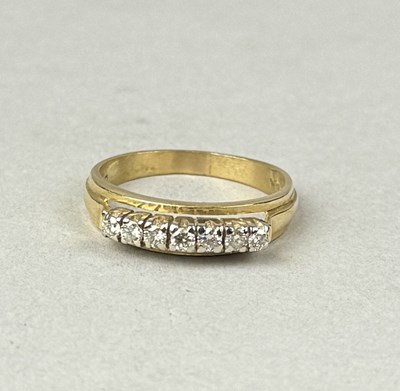 Lot 405 - AN 18CT GOLD AND DIAMOND ETERNITY RING