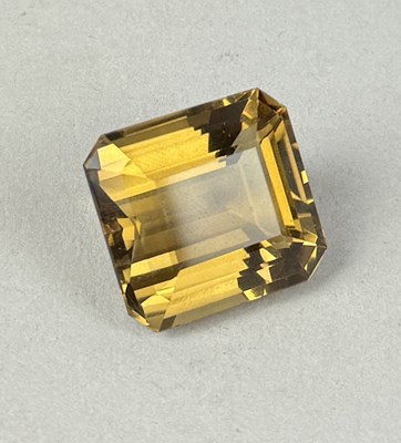 Lot 321A - A SMOKEY QUARTZ