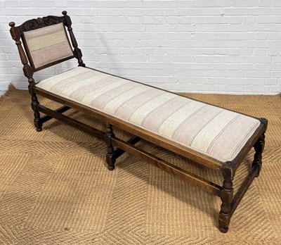 Lot 1025 - AN UPHOLSTERED OAK DAY BED