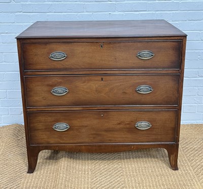 Lot 1076 - A GEORGIAN CHEST OF DRAWERS, THREE DRAWERS WITH SWEPT BRACKET FOOT