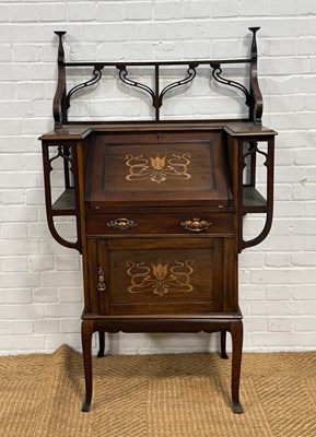 Lot 1061 - AN ART NOUVEAU BUREAU