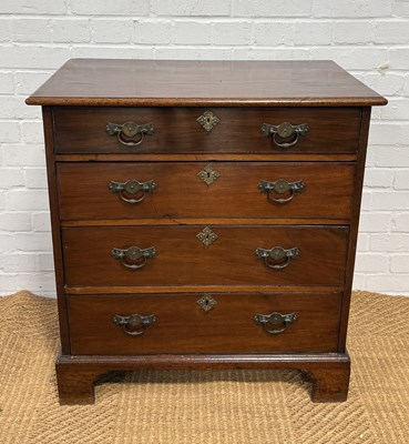 Lot 1018 - A GEORGIAN MAHOGANY CHEST OF DRAWERS