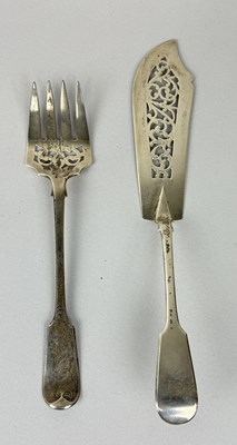 Lot 262 - A PAIR OF VICTORIAN SILVER FISH SERVERS