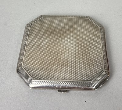 Lot 291 - A .925 STERLING SILVER COMPACT