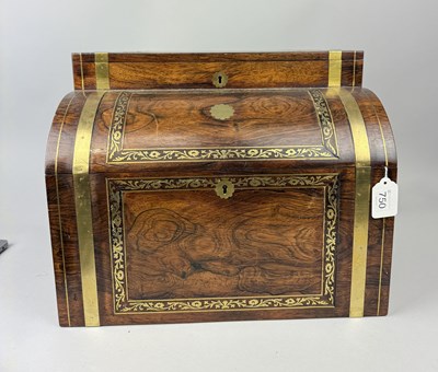 Lot 556 - A VICTORIAN ROSEWOOD AND BRASS INLAID TRAVELLING DECANTER