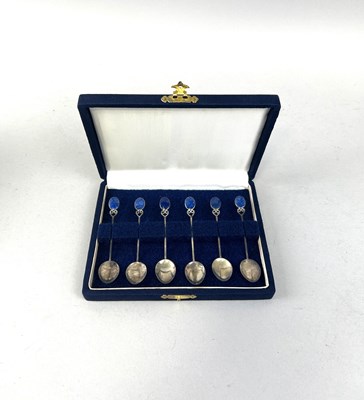 Lot 315 - A SET OF SIX SILVER SPOONS WITH LAPIZ DETAIL