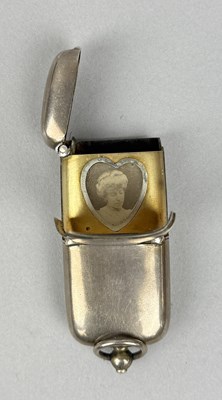 Lot 321D - AN ANTIQUE LOVERS VESTA CASE, WITH A PORTRAIT OF A LADY INSIDE A HEART