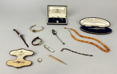 Lot 421 - JEWELLERY TO INCLUDE GOLD RING, A BROOCH, SILVER MOTHER-OF-PEARL PEN KNIFE, GOLD-FILLED PROPELLING PENCIL, AMBER NECKLACE, ETC