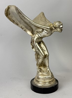 Lot 586 - A HEAVY COMPOSITE METAL CAR MASCOT