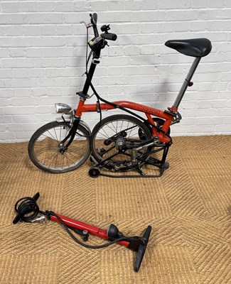 Lot 1154 - A FOLDING BROMPTON BICYCLE