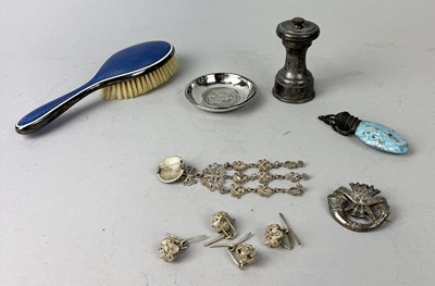 Lot 287 - SILVER TO INCLUDE PEPPER SHAKER, GUILLOCHE BRUSH, SNUFF BOTTLE, DISH, CORNWALL BROOCH, DISH, JEWELLERY