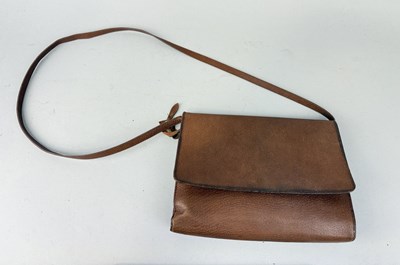 Lot 1210 - A VINTAGE LADIES BROWN LEATHER MULBERRY HANDBAG