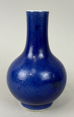 Lot 187 - A CHINESE BLUE GLAZED VASE, 18TH/19TH CENTURY