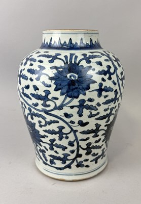 Lot 170 - A CHINESE BLUE AND WHITE TRANSITIONAL PERIOD JAR