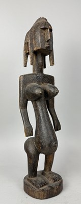 Lot 54 - A LARGE AFRICAN TRIBAL CARVED WOODEN SCULPTURE OF A NYELENI FEMALE FIGURE, BAMANA PEOPLE, MALI, 20TH CENTURY