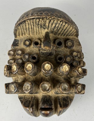 Lot 55 - AN ANTIQUE TRIBAL MASK, PROBABLY EARLY 20TH CENTURY