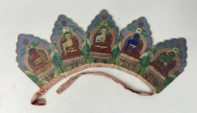 Lot 80 - A TIBETAN PRIEST'S CROWN, FIVE DOUBLE SIDED THICK CARD LEAVES EACH PAINTED WITH BUDDHA AND OM SYMBOL TO REVERSE