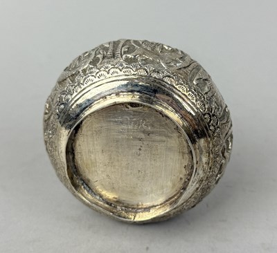 Lot 105 - AN INDIAN SILVER FLASK, LUCKNOW, INDIA, LATE 19TH CENTURY