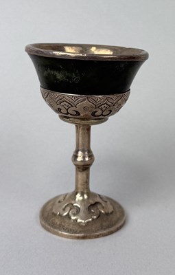 Lot 146 - A SMALL CHINESE SILVER AND JADEITE STEM CUP, CHINA, 19TH CENTURY