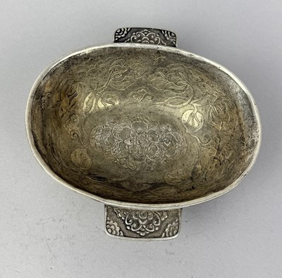 Lot 141 - A CHINESE WHITE METAL DISH