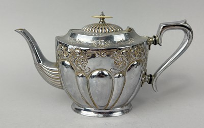 Lot 318 - A SILVER PLATED TEA POT WITH HORN FINIAL