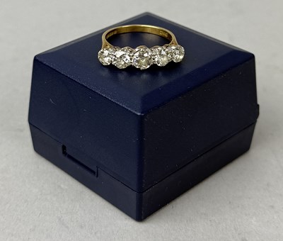 Lot 375 - AN 18CT GOLD FIVE STONE DIAMOND RING