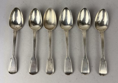 Lot 268 - A SET OF SIX GEORGIAN SILVER TEASPOONS