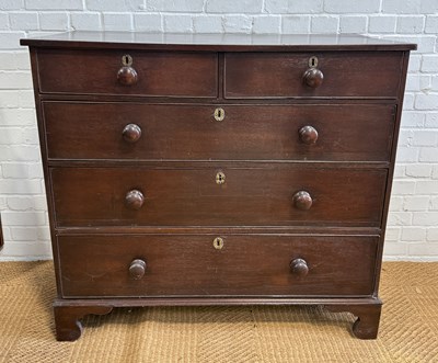 Lot 1085 - AN 18TH CENTURY MAHOGANY CHEST OF DRAWERS