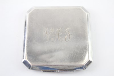 Lot 362 - A .925 STERLING SILVER LADIES VANITY COMPACT