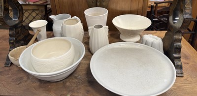 Lot 1160 - A COLLECTION OF WHITE CERAMIC WARE TO INCLUDE A GOOD SIZE LAZY SUSAN, WEDGWOOD, SPODE ETC (QTY)