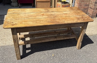 Lot 985 - AN ANTIQUE PINE KITCHEN TABLE