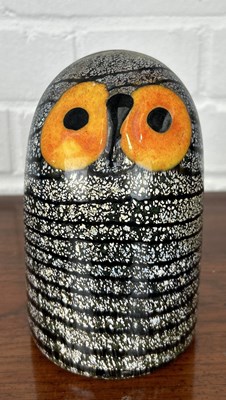 Lot 645 - OIVA TOIKKA: A SMALL SCULPTURAL GLASS OWL