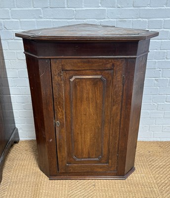Lot 1118 - AN ANTIQUE CORNER CUPBOARD
