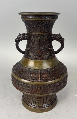 Lot 211 - A CHINESE BRONZE VASE