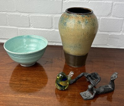 Lot 655 - A GLAZED VASE AND BOWL ALONG WITH A GLASS BIRD AND TWO RESIN SCULPTURES (ONE AF)