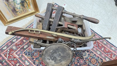 Lot 1189 - A BOX OF VINTAGE TOOLS