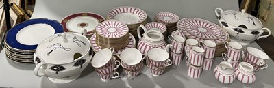 Lot 1150 - A LARGE COLLECTION OF THOMAS GOODE PINK STRIPED CHINA, ALONG WITH WEDGWOOD PLATES (QTY)