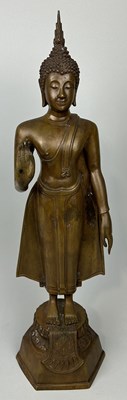 Lot 624 - A LARGE BRONZE BUDDHA