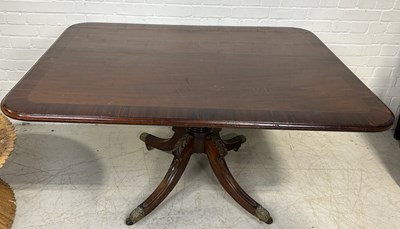 Lot 1090 - A GEORGIAN MAHOGANY BREAKFAST TABLE