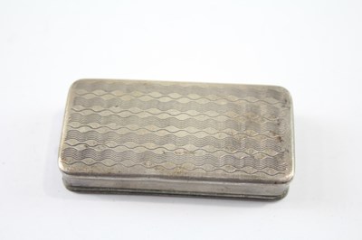 Lot 421A - AN 800 SILVER SNUFF BOX