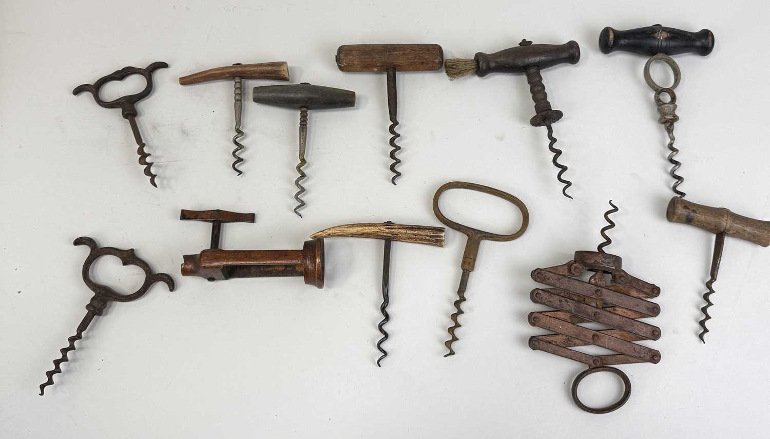 Lot 491 - A COLLECTION OF VINTAGE CORKSCREWS