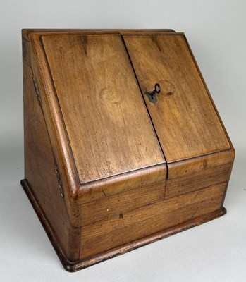 Lot 307 - AN ANTIQUE OAK DESK TIDY WITH CALENDAR