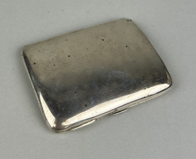 Lot 119 - A SILVER CIGARETTE CASE