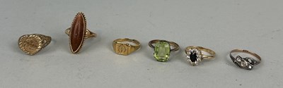 Lot 156 - A GROUP OF SIX GOLD RINGS