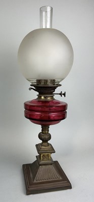 Lot 972 - A VICTORIAN PARRAFIN OIL LAMP MARKED MORTIMER BARNSTAPLE