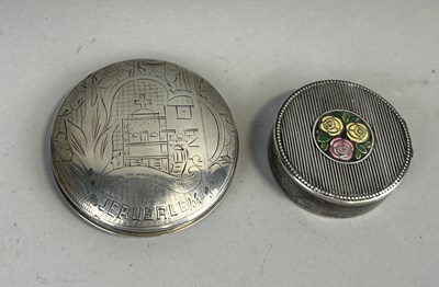 Lot 13 - JUDAICA SILVER COMPACT AND MIRROR ALONG WITH AN SILVER ENAMEL BOX